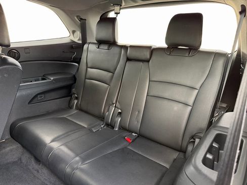 Used 2016 Honda Pilot Touring image 16