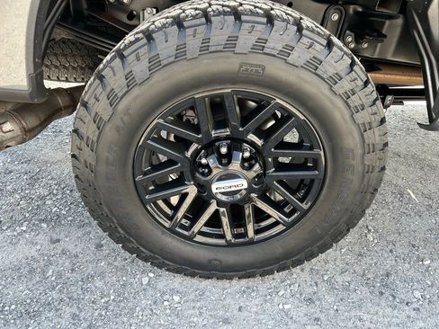 Used 2025 Ford F350 Lariat w/ Camper Package image 11