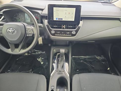 Used 2025 Toyota Corolla LE FWD image 10