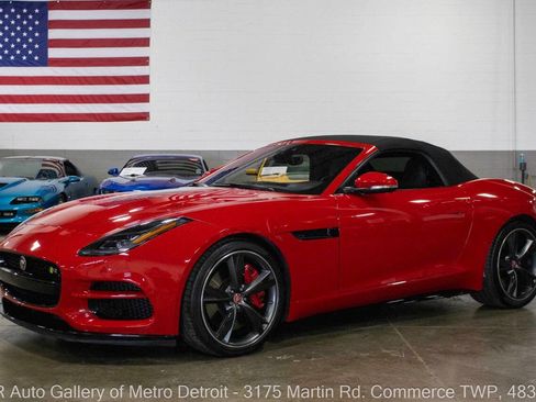Used 2020 Jaguar F-TYPE R image 2