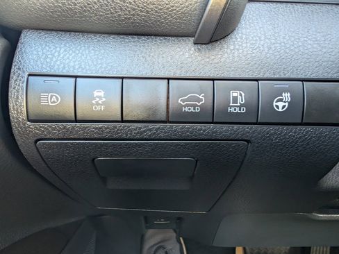 Used 2022 Toyota Camry XSE image 16