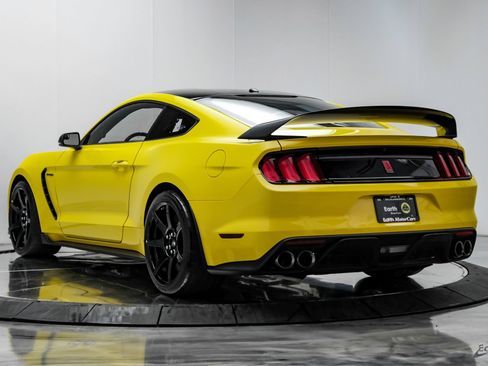 Used 2017 Ford Mustang Shelby GT350R w/ GT350R Equipment Group 920A RWD image 11