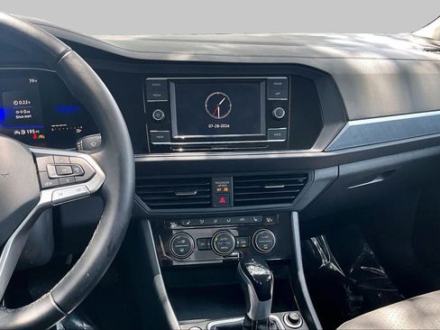 Used 2022 Volkswagen Jetta SE FWD image 7