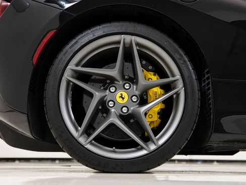 Certified 2020 Ferrari F8 Tributo RWD image 21