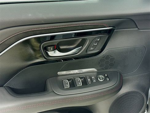 Used 2025 Acura ADX A-Spec image 19