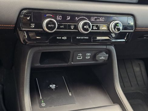 Used 2024 Honda Pilot TrailSport image 21