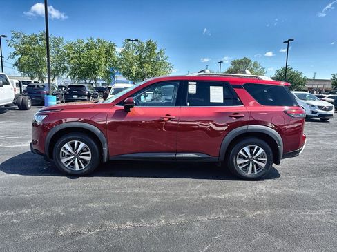 Used 2024 Nissan Pathfinder SL AWD/4WD image 5