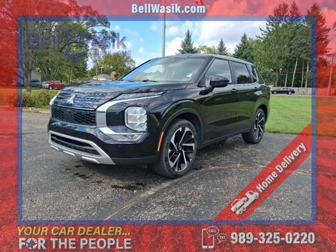 Used 2024 Mitsubishi Outlander image 1