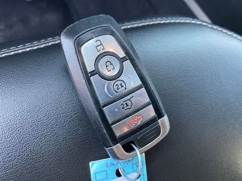 Used 2023 Ford Explorer XLT image 26