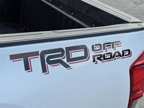 Used 2017 Toyota Tacoma TRD Off-Road image 26