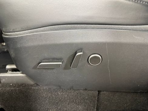 Used 2023 Tesla Model Y Long Range AWD/4WD image 19