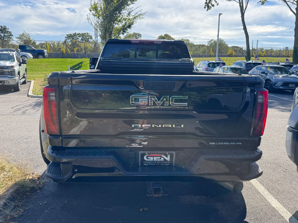 Used 2025 GMC Sierra 3500 Denali Ultimate AWD/4WD image 4