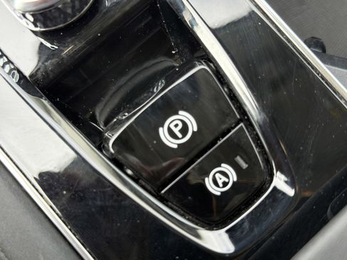 Used 2025 Volvo XC90 B6 Plus AWD/4WD image 27