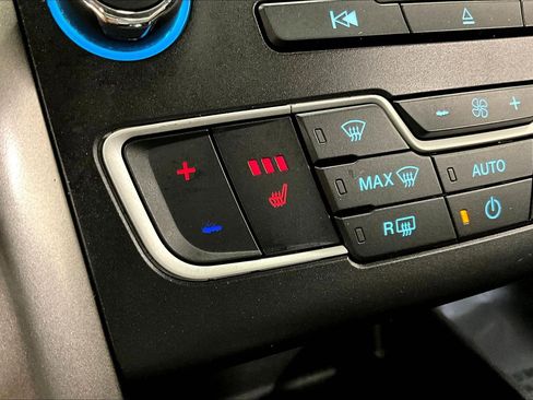 Used 2017 Ford Fusion SE w/ Fusion SE Technology Package FWD image 39