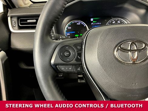 Used 2022 Toyota RAV4 XLE Premium AWD/4WD image 11