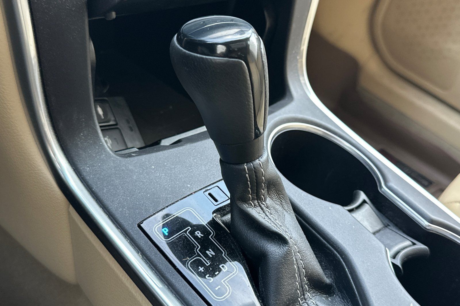 Used 2015 Toyota Camry XLE FWD image 31