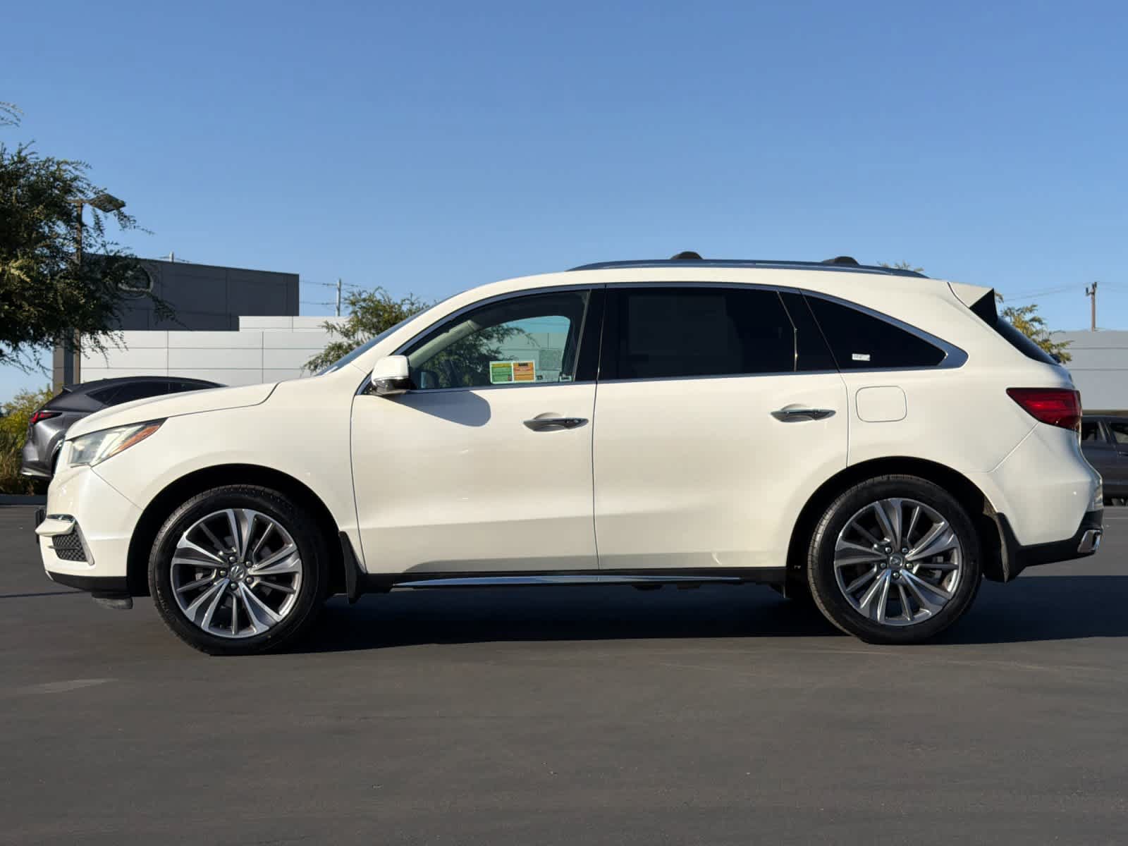 Used 2017 Acura MDX w/ Technology Package AWD/4WD image 9