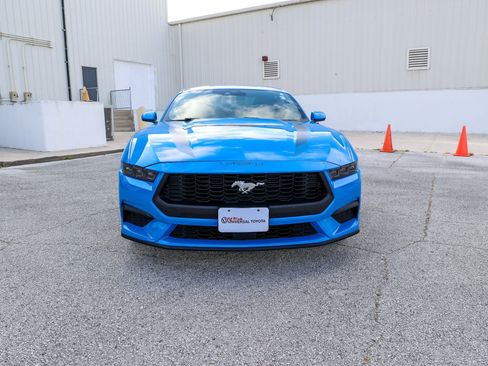 Used 2025 Ford Mustang Coupe w/ Wheel & Stripe Package RWD image 5