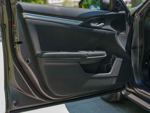 Used 2019 Honda Civic Sport image 9