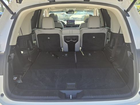 Certified 2023 Honda Pilot Touring image 16
