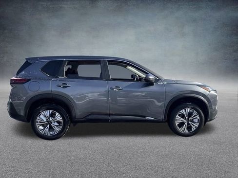 Used 2023 Nissan Rogue SV image 5