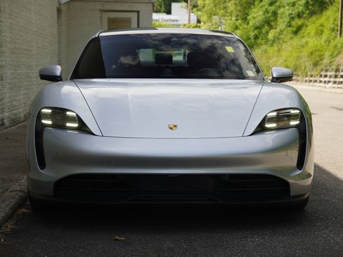 Used 2021 Porsche Taycan RWD image 8