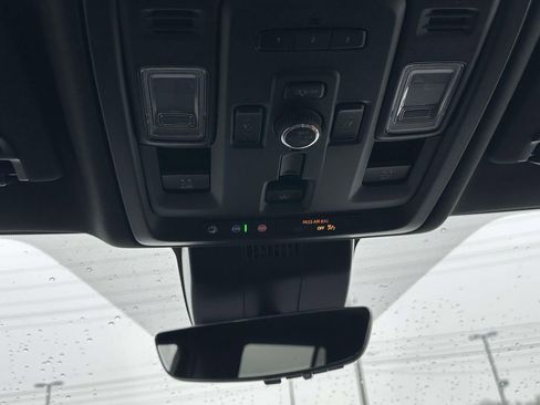 Used 2024 GMC Yukon Denali w/ Advanced Technology Package image 35