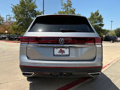 Used 2026 Volkswagen Atlas SE FWD image 7