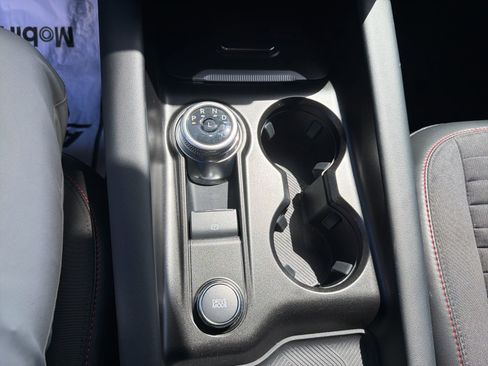 Used 2025 Ford Explorer ST-Line w/ ST-Line Street Pack image 17