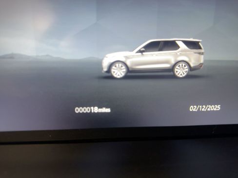 New 2026 Land Rover Discovery Limited Edition image 19