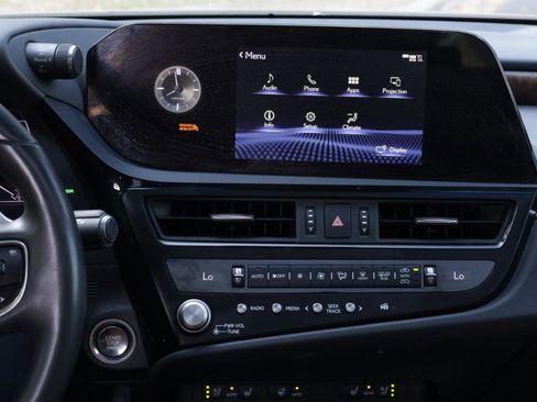 Used 2022 Lexus ES 350 w/ Premium Package image 9