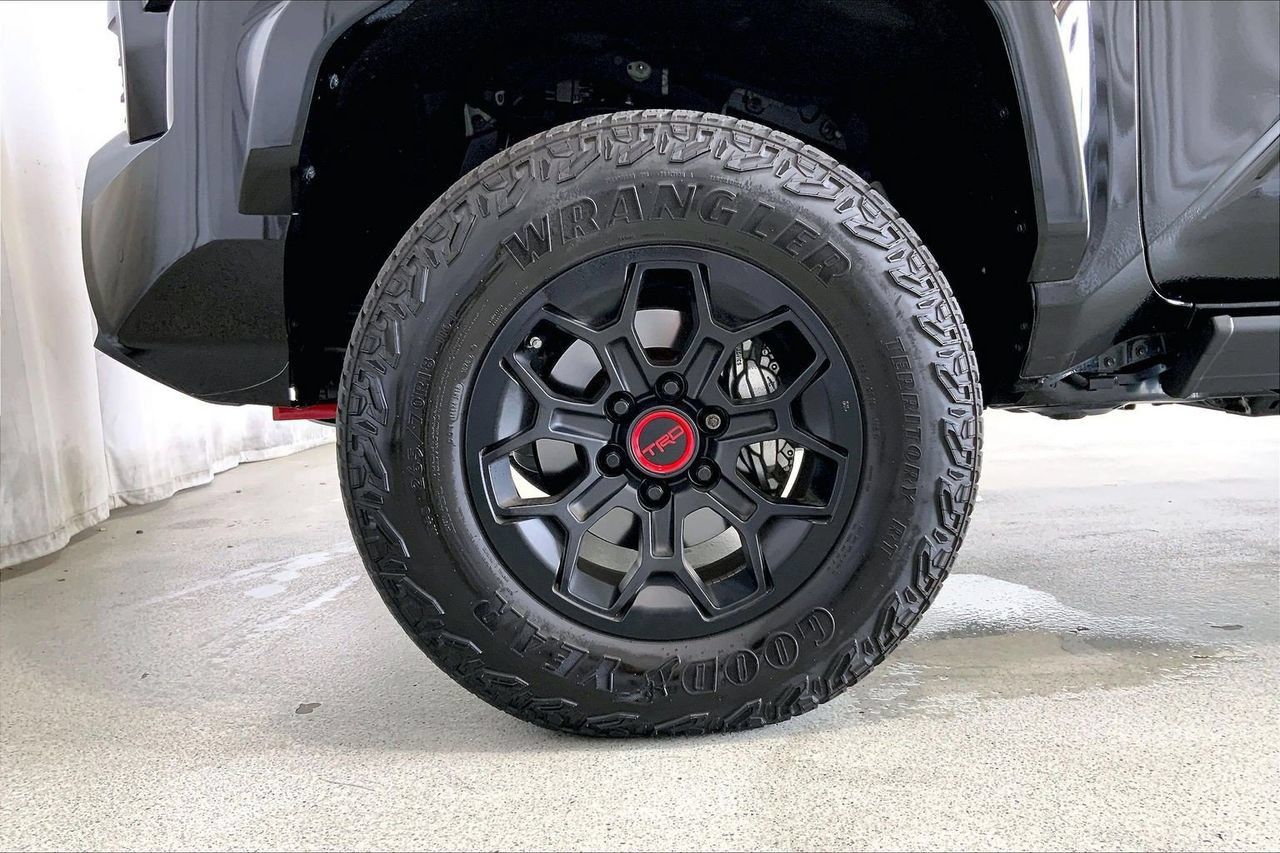 Used 2026 Toyota Tacoma TRD Pro AWD/4WD image 8