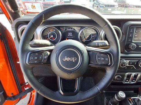 Used 2018 Jeep Wrangler Sport AWD/4WD image 22