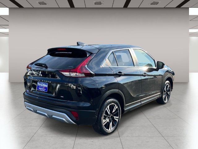 Used 2025 Mitsubishi Eclipse Cross SE AWD/4WD image 3