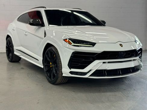 Used 2021 Lamborghini Urus image 9