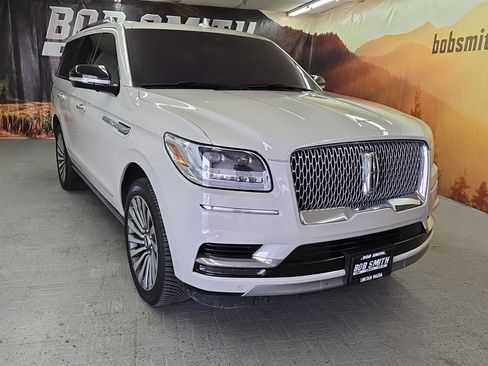 Used 2019 Lincoln Navigator Reserve image 1