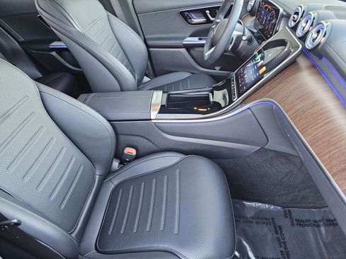 Certified 2025 Mercedes-Benz GLC 300 image 13
