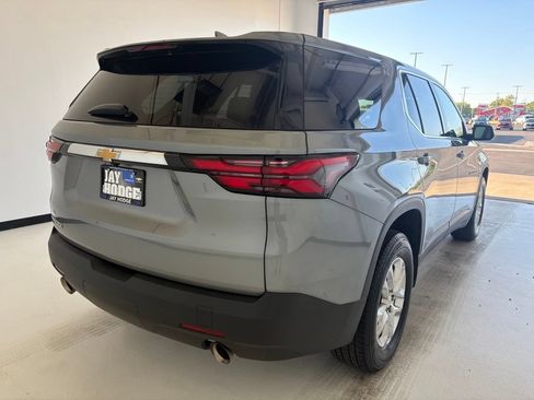 Used 2023 Chevrolet Traverse LS FWD image 19