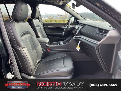 New 2026 Jeep Grand Cherokee Limited w/ Limited Altitude Package AWD/4WD image 27