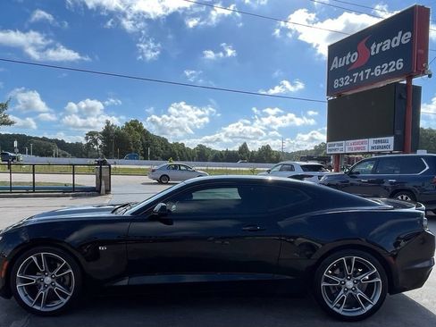 Used 2020 Chevrolet Camaro LT w/ RS Package RWD image 5