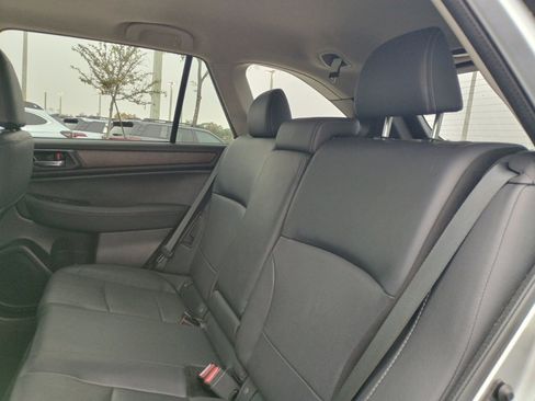 Used 2016 Subaru Outback 3.6R Limited image 17