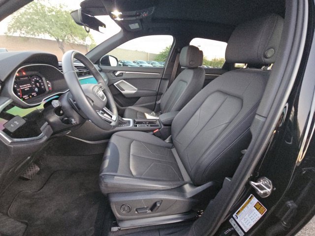 Used 2024 Audi Q3 2.0T Premium w/ Convenience Package AWD/4WD image 7