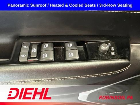 Used 2023 Jeep Wagoneer L 4WD w/ Premium Group I image 27