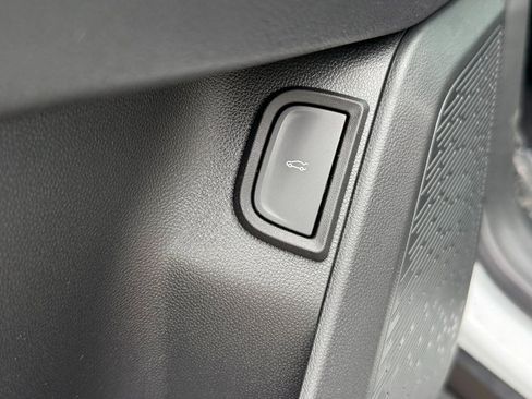 New 2025 Chevrolet Equinox ACTIV w/ Safety and Technology Package image 53