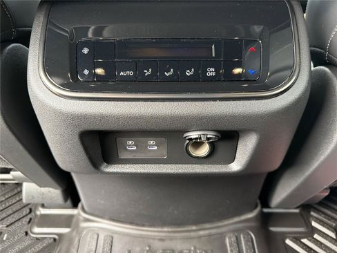 Used 2025 Nissan Armada PRO-4X AWD/4WD image 26