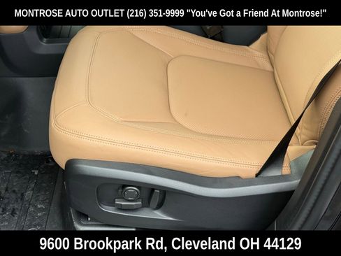 New 2026 Land Rover Defender 130 X-Dynamic SE image 39