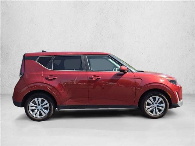 Used 2023 Kia Soul LX FWD image 4