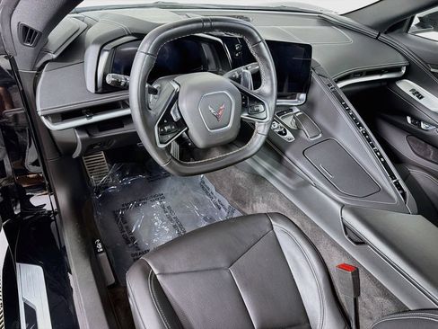 Used 2023 Chevrolet Corvette Stingray Convertible w/ Z51 Performance Package RWD image 9
