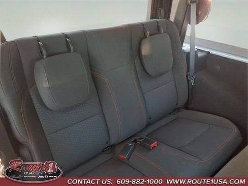 Used 2022 Jeep Wrangler Rubicon w/ LED Lighting Group AWD/4WD image 16