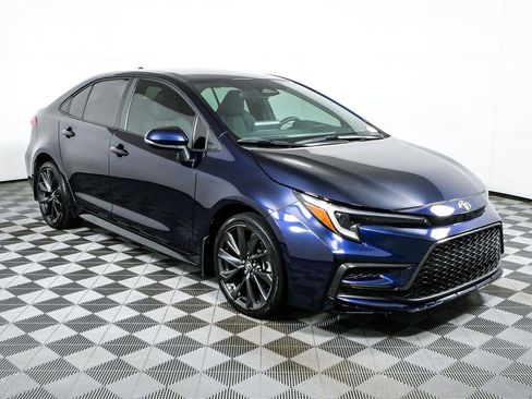Used 2025 Toyota Corolla SE FWD image 1
